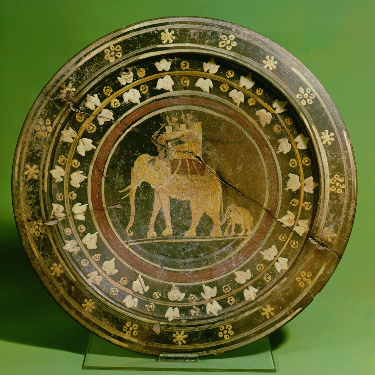 Prato representando um elefante usado na guerra contra os cartagineses (cerâmica) de Etruscan