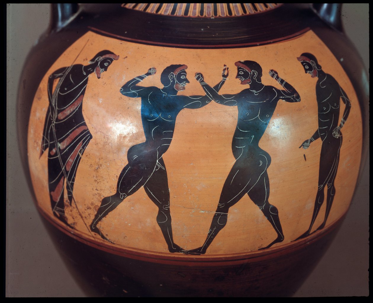 Civilização etrusca: ânfora de terracota decoree d "une scene de pugilat, detalhe 550-500 aC Da Tumba do Guerreiro em Vulci, Itália de Etruscan
