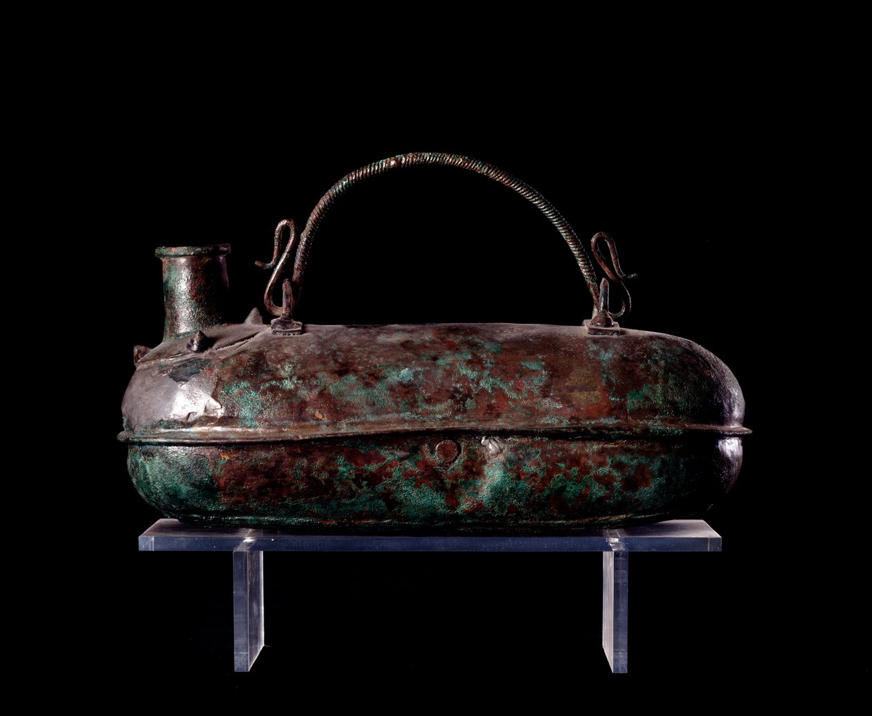 Civilização etrusca: askos de bronze da tumba do Bronze Char em Vulci, 680-670 AC de Etruscan