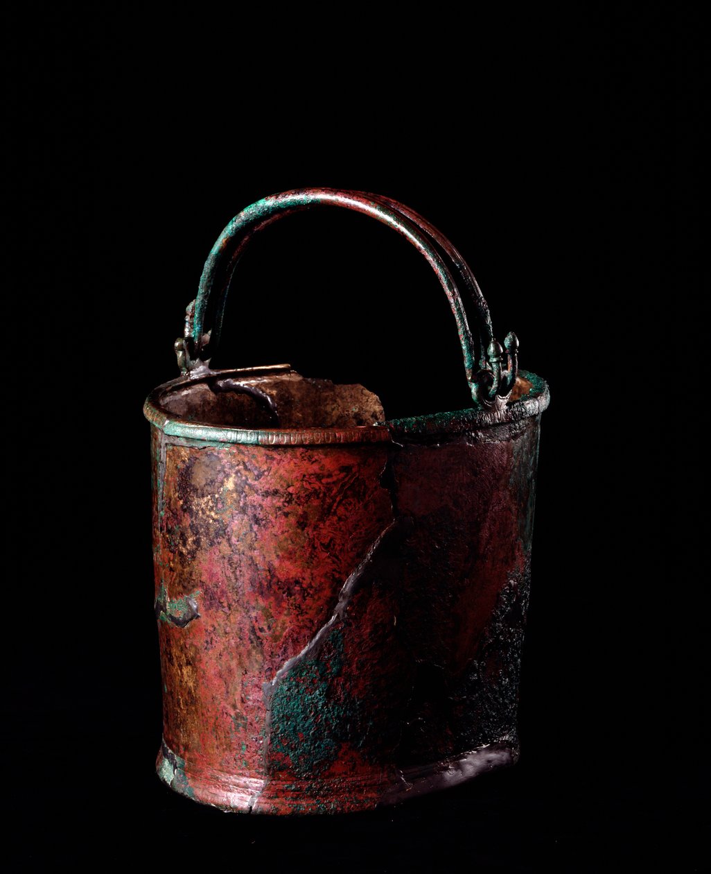 Civilização etrusca: situle de bronze da necrópole de San Cerbone, tumba 13, Populonia Itália século 5 a.C. de Etruscan