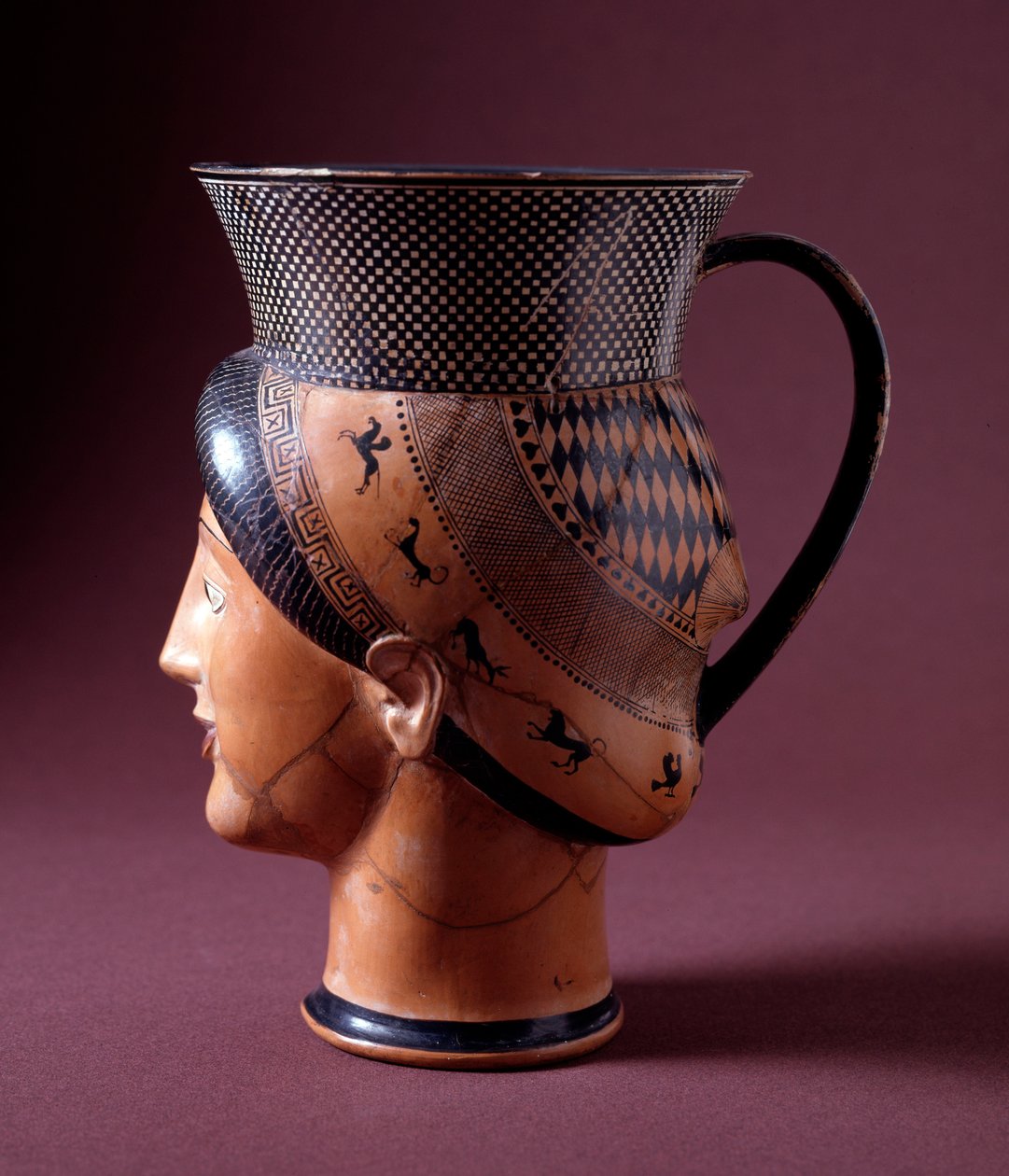 Civilização etrusca: vaso de barro de Etruscan