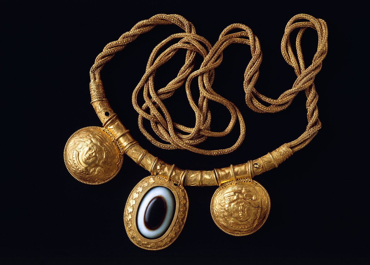 Colar e bula de corrente de ouro, de Todi (Úmbria). Civilização Etrusca, Século IV a.C. de Etruscan