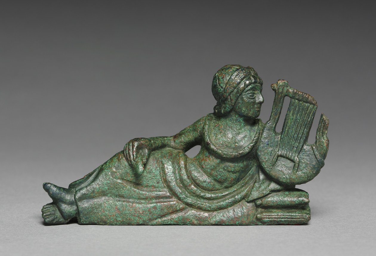 Ornamento da embarcação do jogador de Lira reclinado, Itália, c.400-375 a.C. de Etruscan