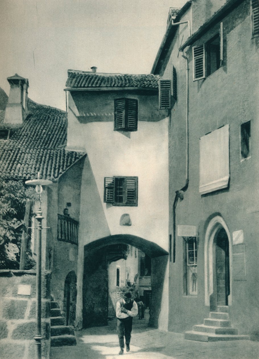 Uma rua tranquila, Merano, Tirol do Sul, Itália, 1927 de Eugen Poppel