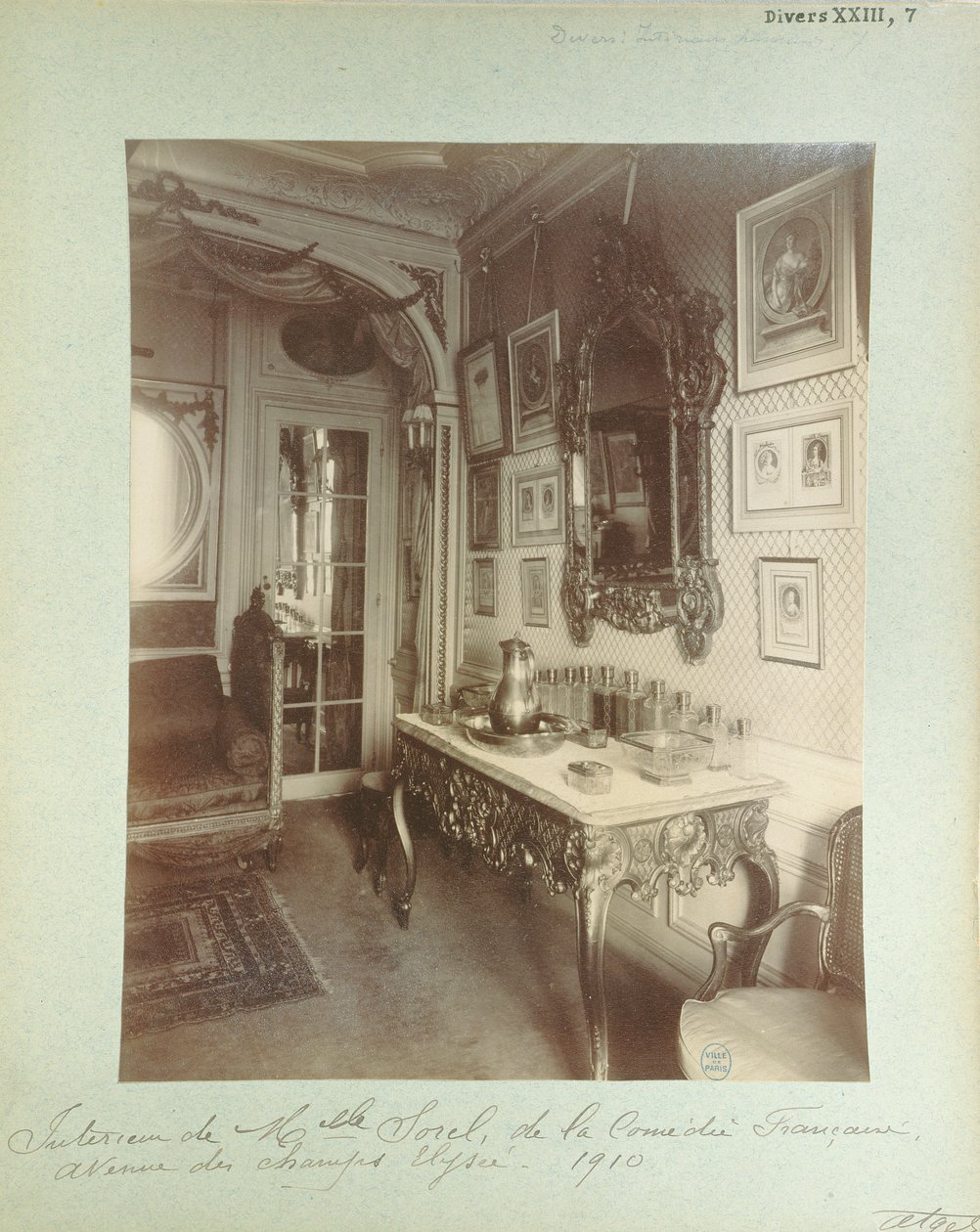 Interior da casa de Cecile Sorel em 99 Avenue des Champs Elysees, 1910 de Eugène Atget