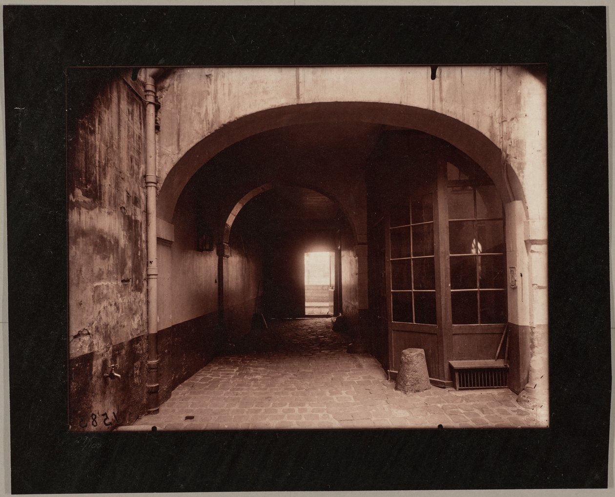 Antigo Hôtel Gaillardon, pátio, 27 quai d