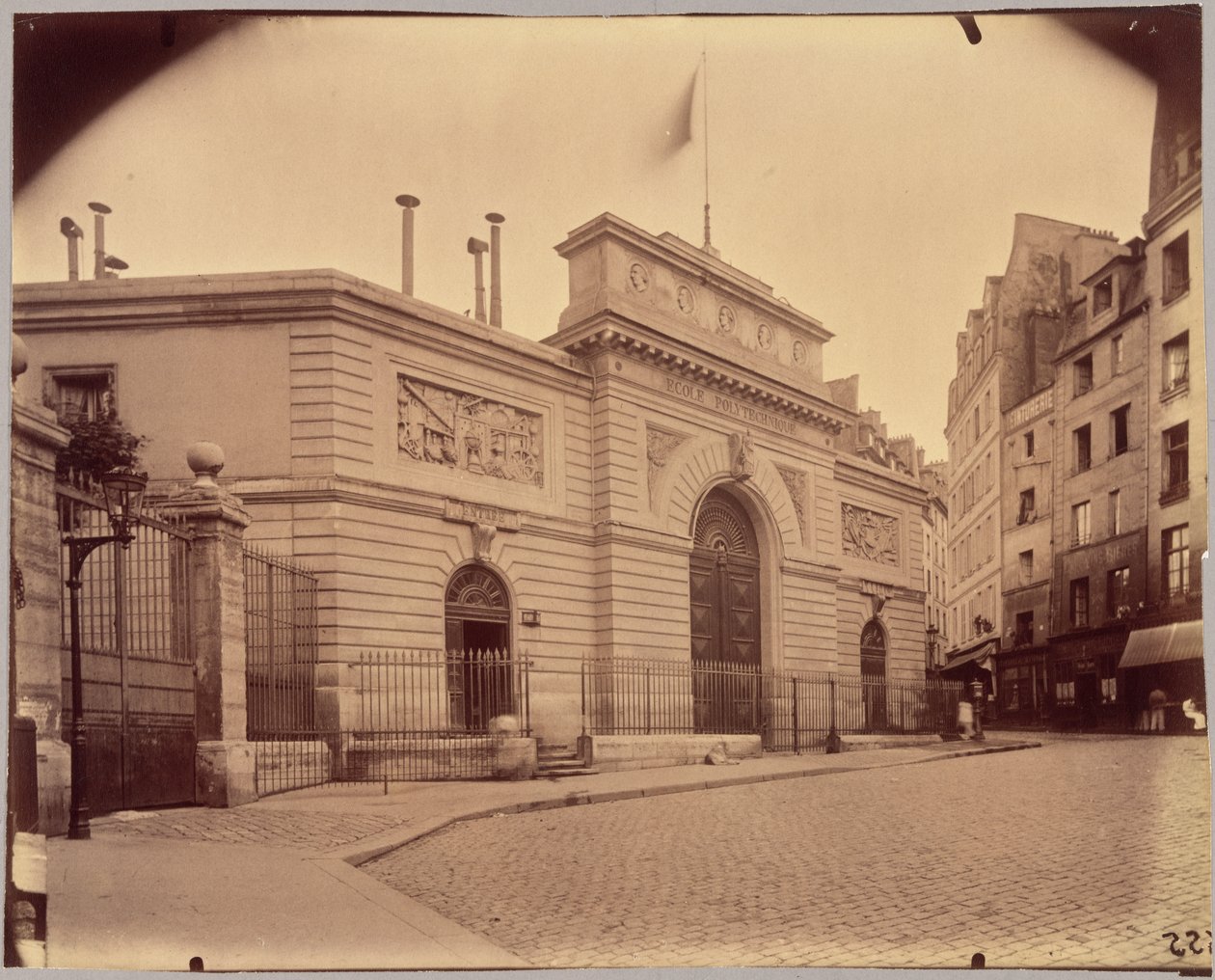 École polytechnique, rue Descartes de Eugène Atget