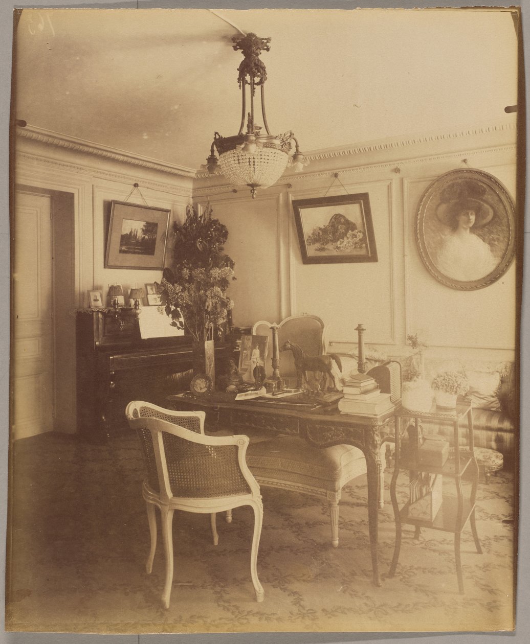 Interior do Sr. F., corretor de bolsa, rue Montaigne de Eugène Atget