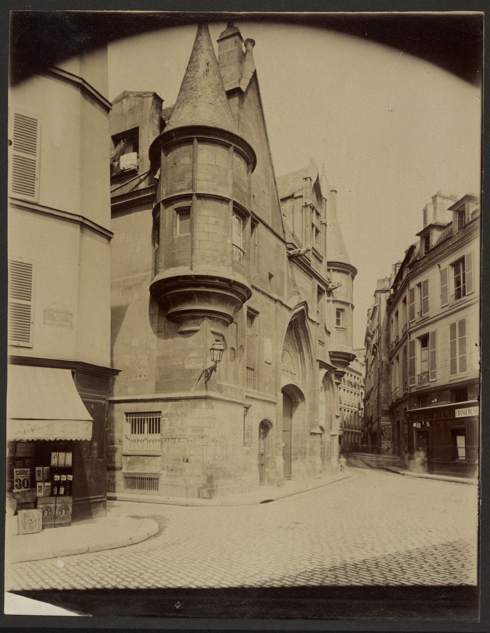[Hôtel de Sens, actualmente Bibliothèque Forney] [rue du Riguier, 4.º arrondissement] de Eugène Atget