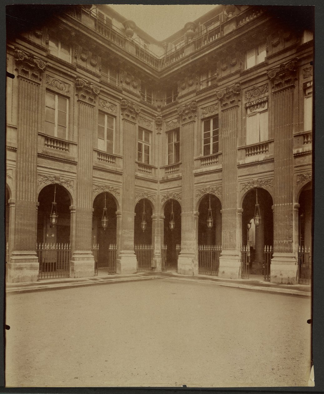 Palais-Royal de Eugène Atget