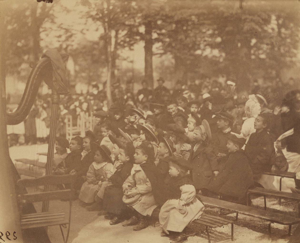 (Guignol, Jardim de Luxemburgo) de Eugène Atget