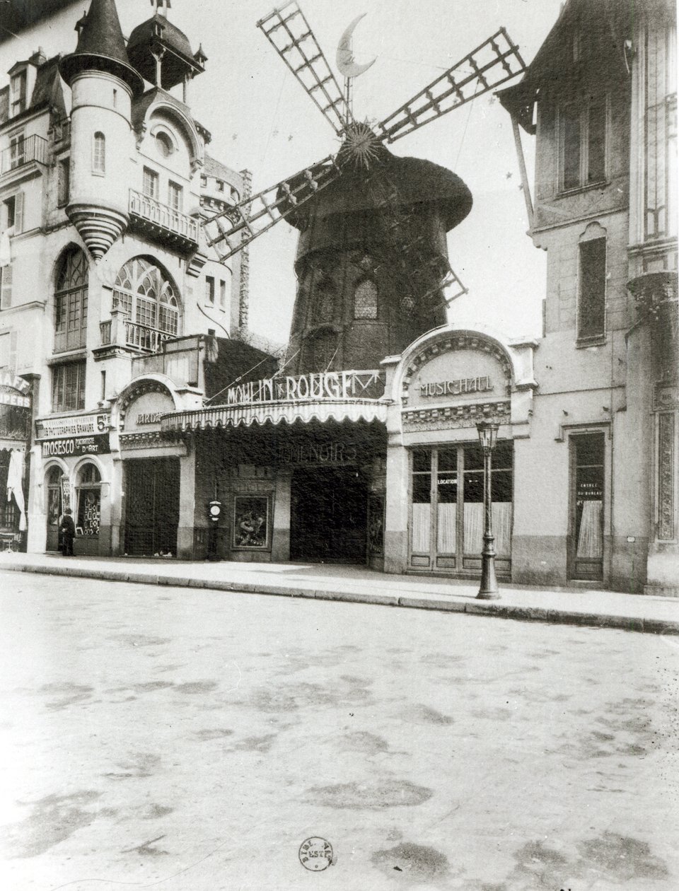 O Moulin Rouge em Paris, 1921 de Eugène Atget