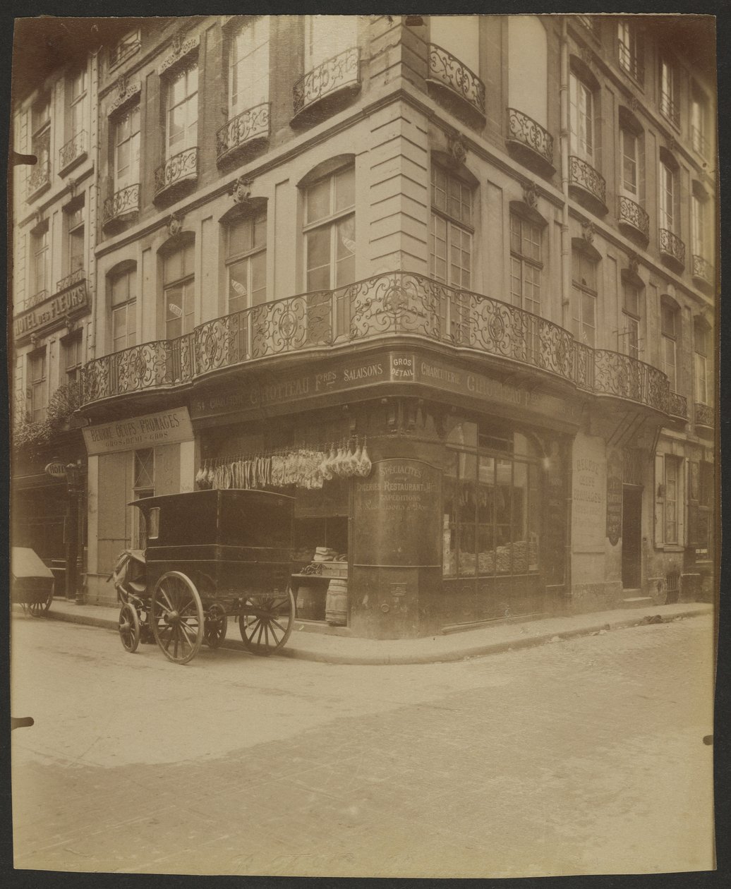 54 Rue Saint-Honoré e 1 Rue des Prouvaires, (1° Arr.) de Eugène Atget