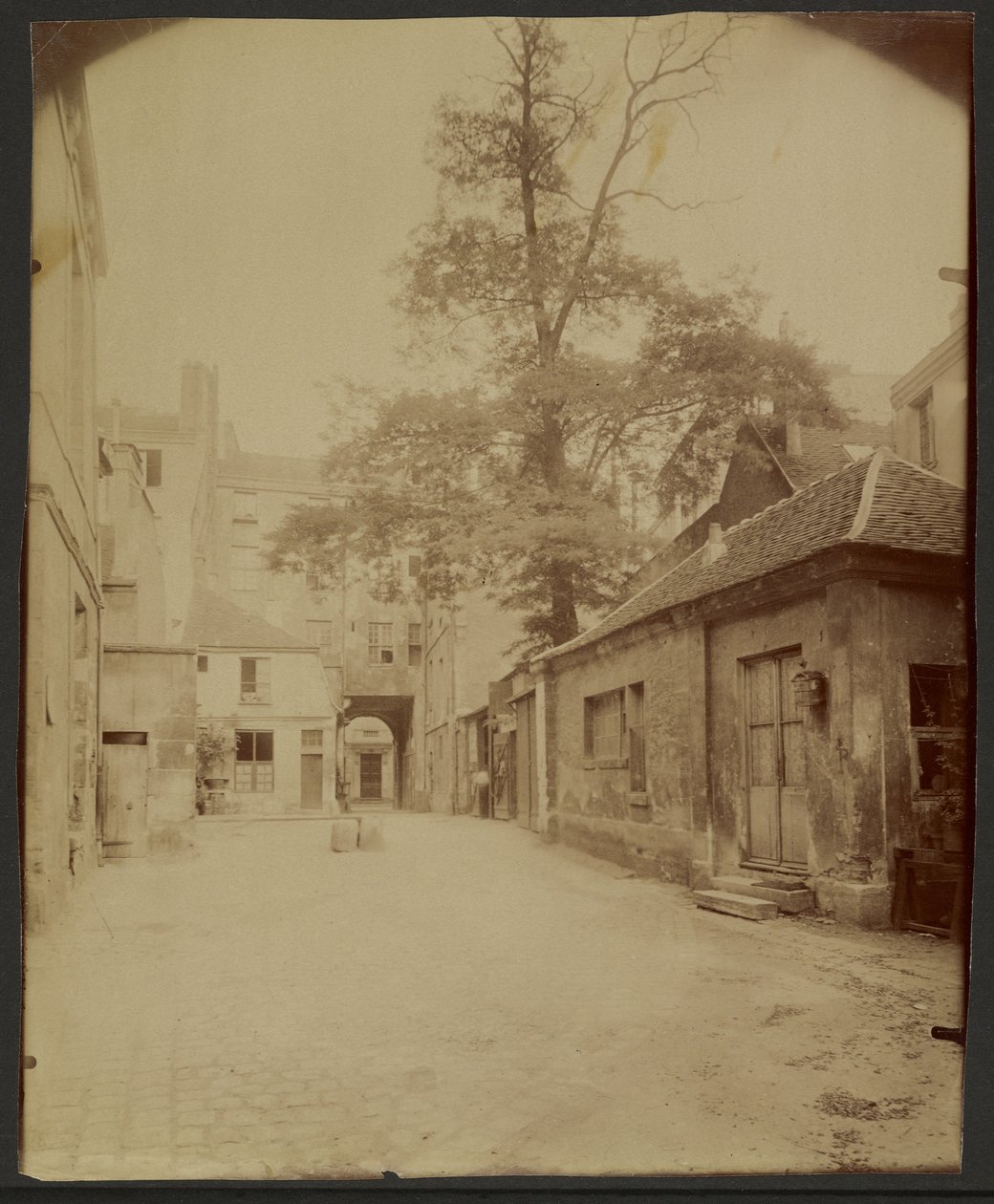 Antigo convento das Carmelitas, Rue Saint-Jacques, Va Disparaître de Eugène Atget