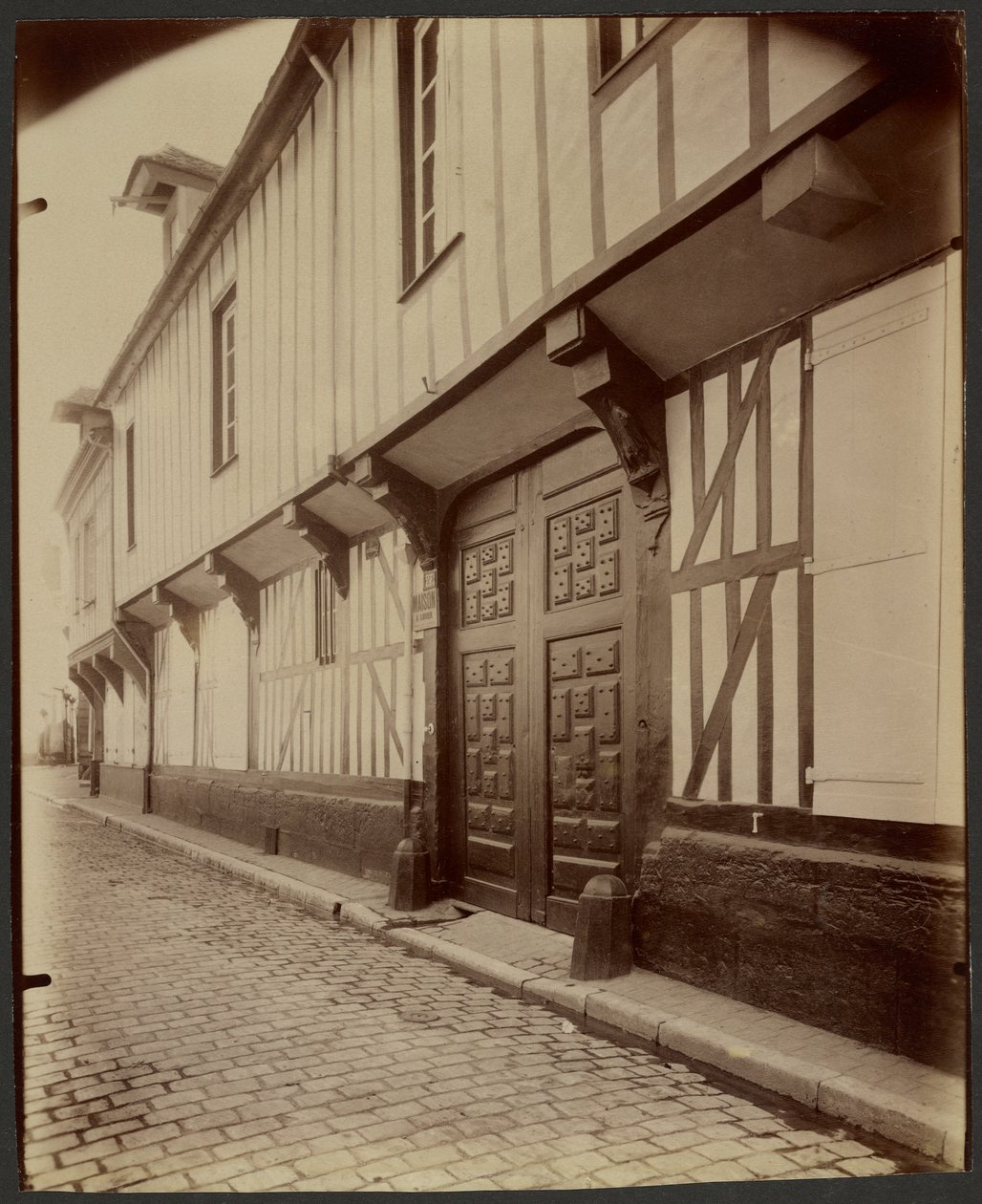 Beauvais, Casa, 27 Rue Pantaléon. de Eugène Atget