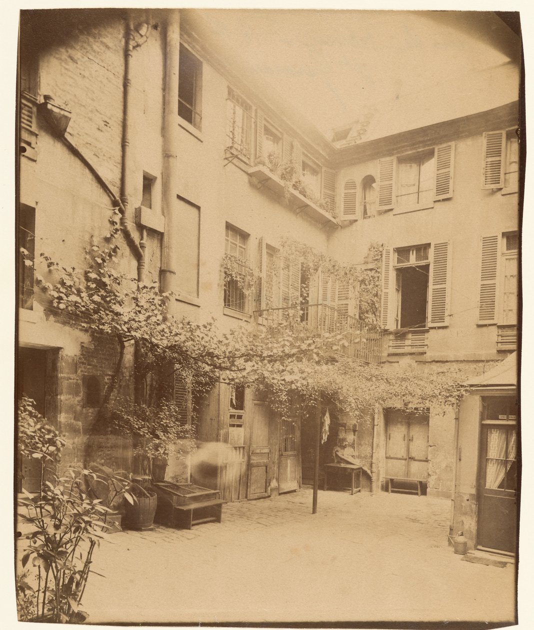 Cour de Rouen, Boulevard Saint-Germain de Eugène Atget