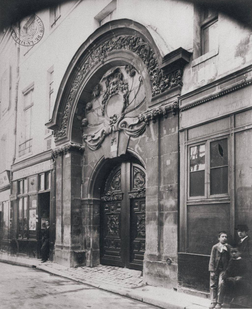 Hotel Chalons Luxemburgo, Rue Geoffroy LAsnier, 4º Arrondissement, 1898 de Eugène Atget