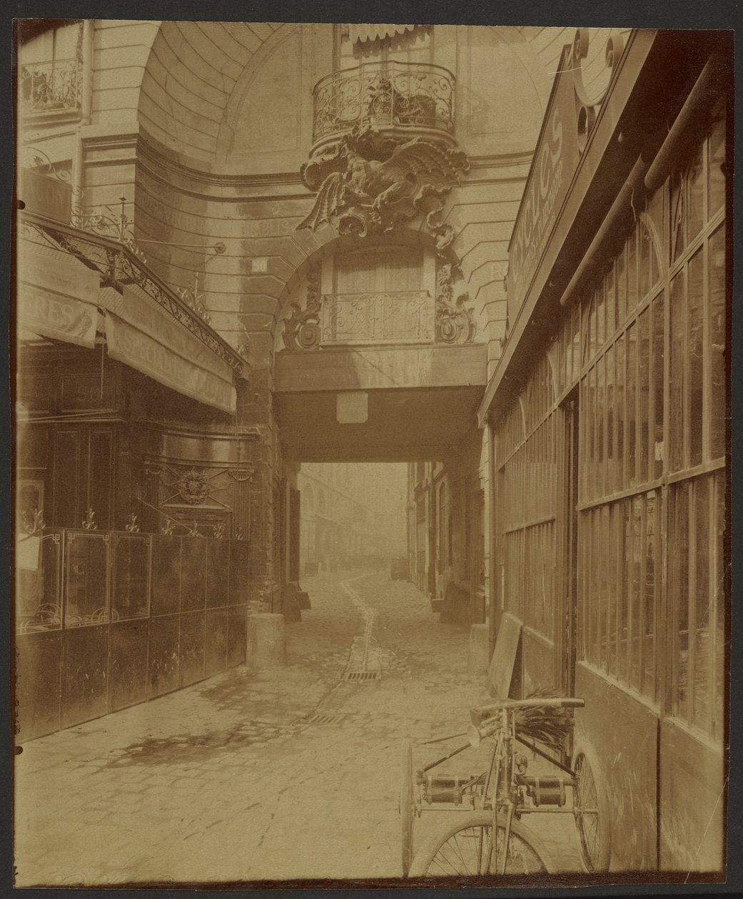 Porta do Dragão de Eugène Atget