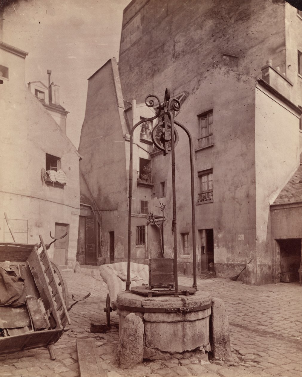 Rue St. Jacques de Eugène Atget