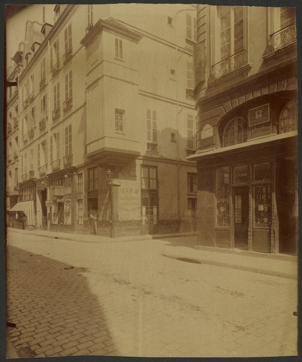 Torreão da rua Saint Paul.  Terá sido o gabinete de Botal, médico de Henrique III. de Eugène Atget