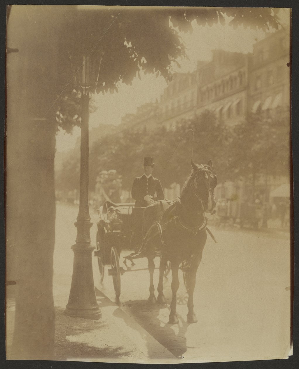 [Carruagem de espera]. de Eugène Atget