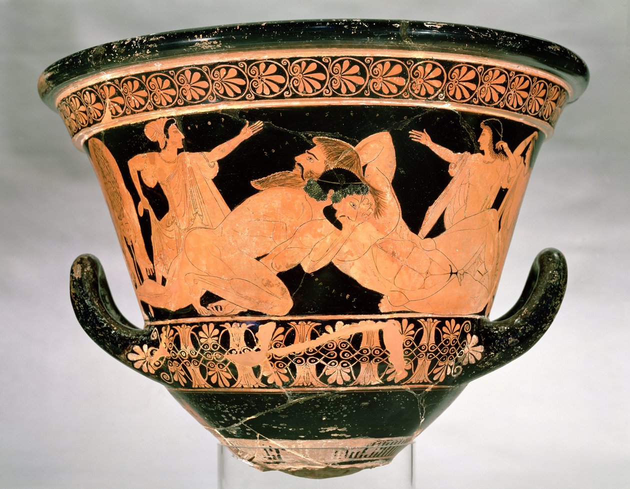 Calyx-krater ático de figuras vermelhas representando Herakles lutando com Antaeus, de Cervetri, Itália, c.510 aC (cerâmica) (ver também 92570) de Euphronios