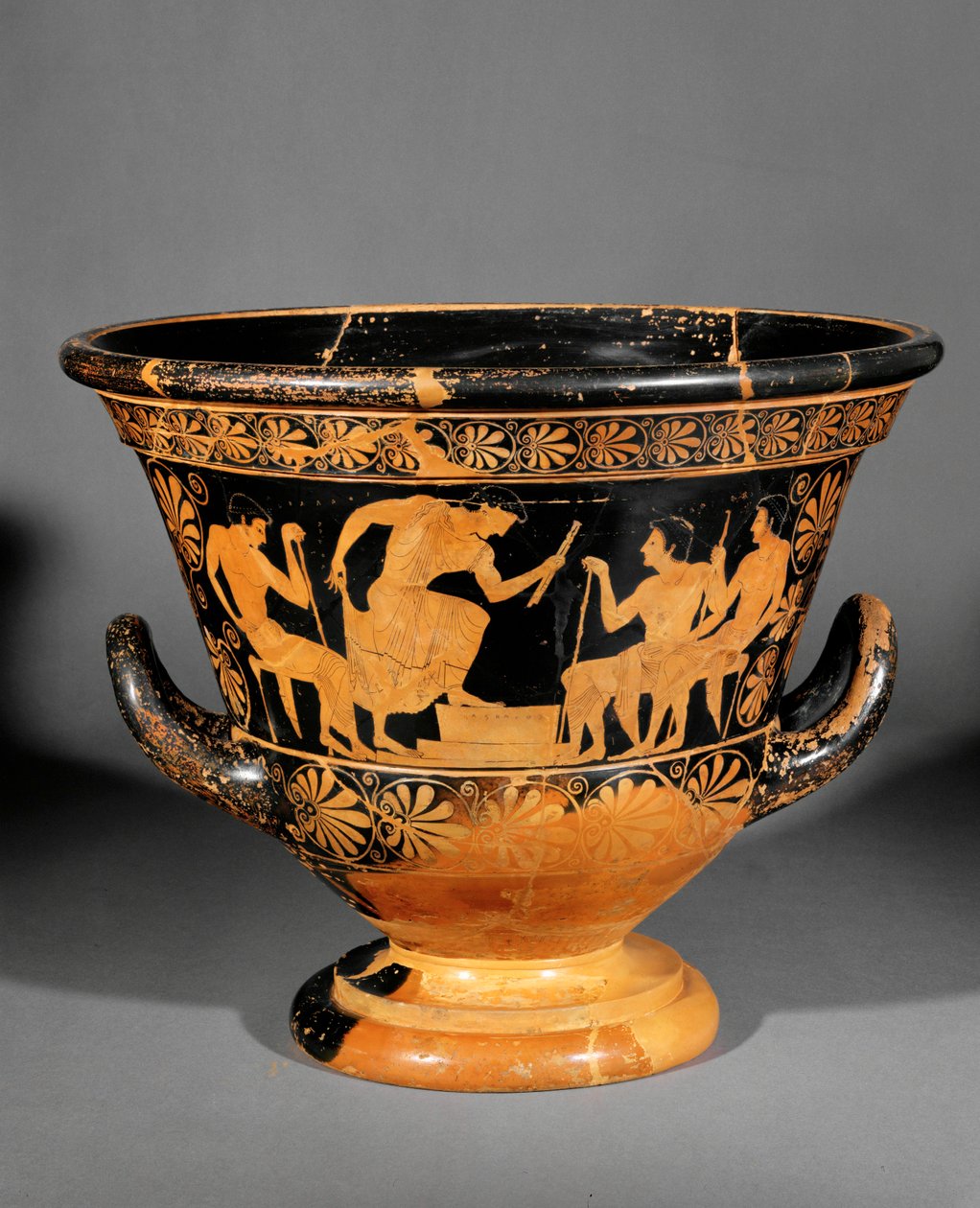 Cratera ática de figura vermelha, chamada cratera de Antaios ... de Euphronios