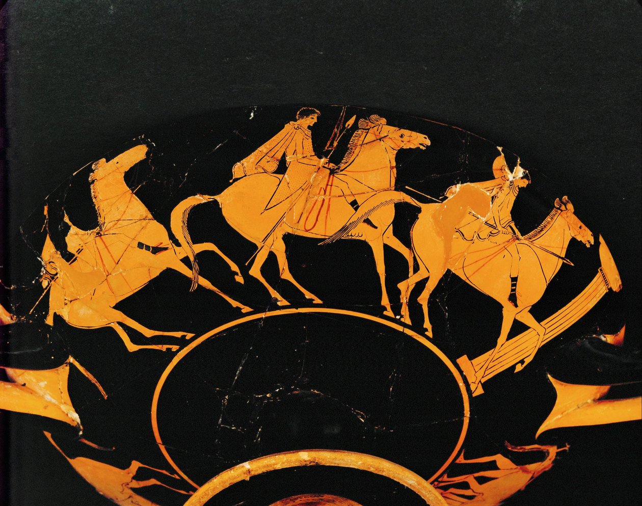 Cena de equitação. Taça com figuras vermelhas de Vulci, igual a 10-03-03/63 e 65 ... de Euphronios