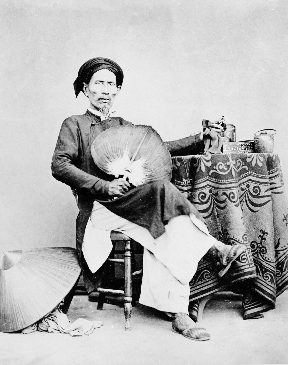 Annamite Man, Saigon, c.1870s de European Photographer