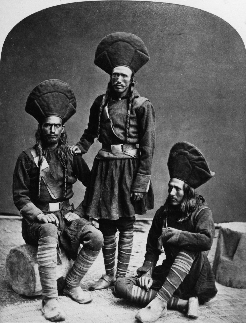 Ladakhis, c.1860-80 de European Photographer