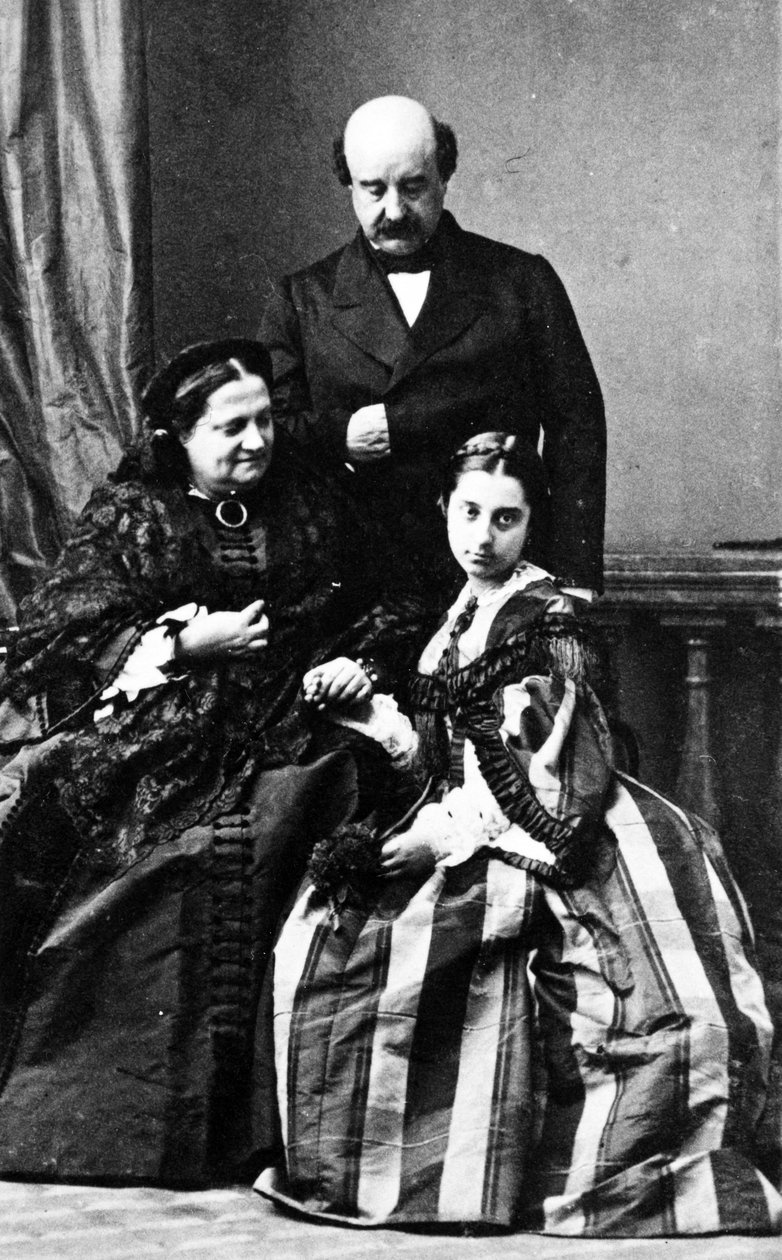 Maria Christina, Rainha Regnant de Espanha com o marido Agustin Fernando Muñoz e uma das suas filhas, c.1860 de European Photographer