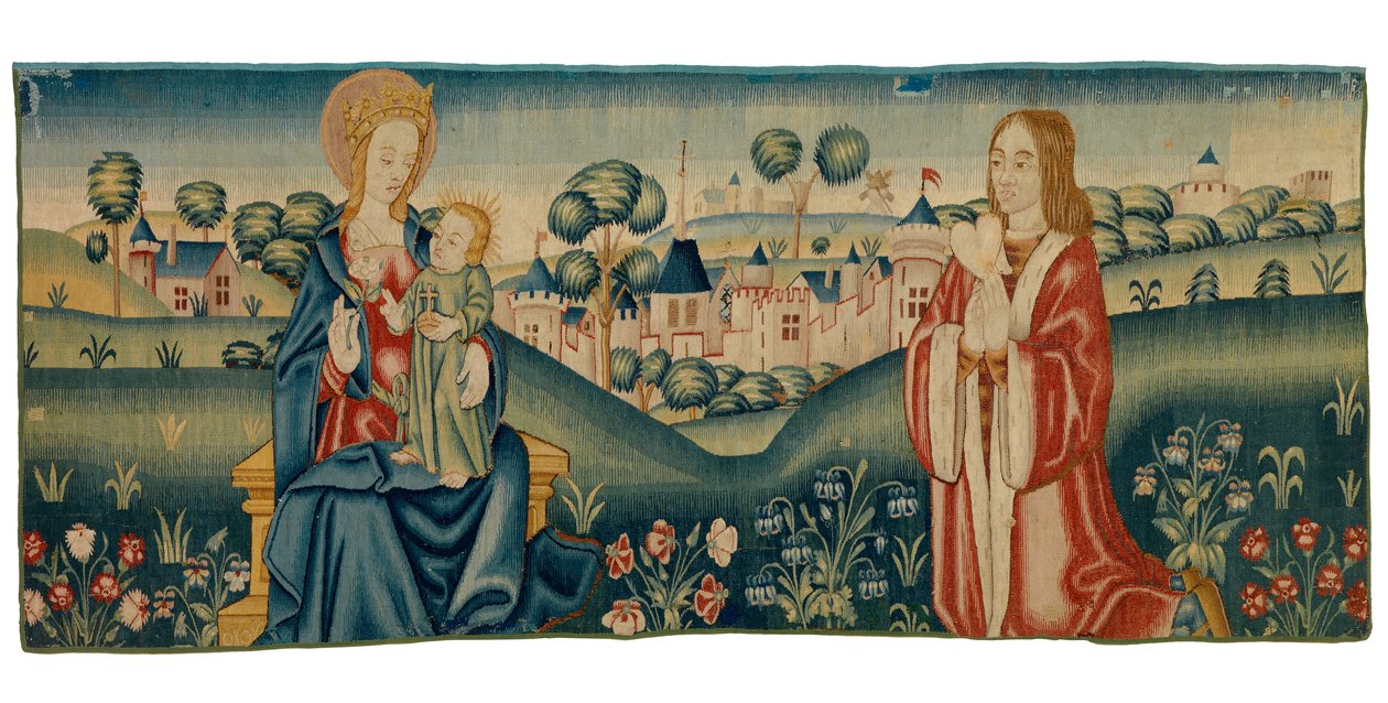 Fragmento de tapeçaria de mille fleurs representando São Bento apresentando o seu coração à Virgem Maria de European School