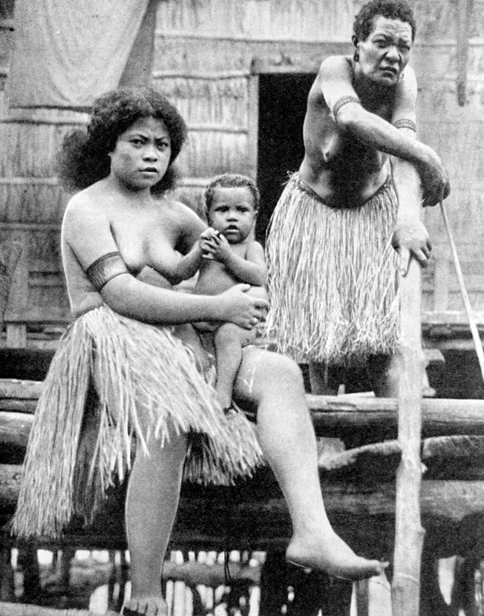 Mãe e filho, Papua, Nova Guiné, 1936. de Ewing Galloway