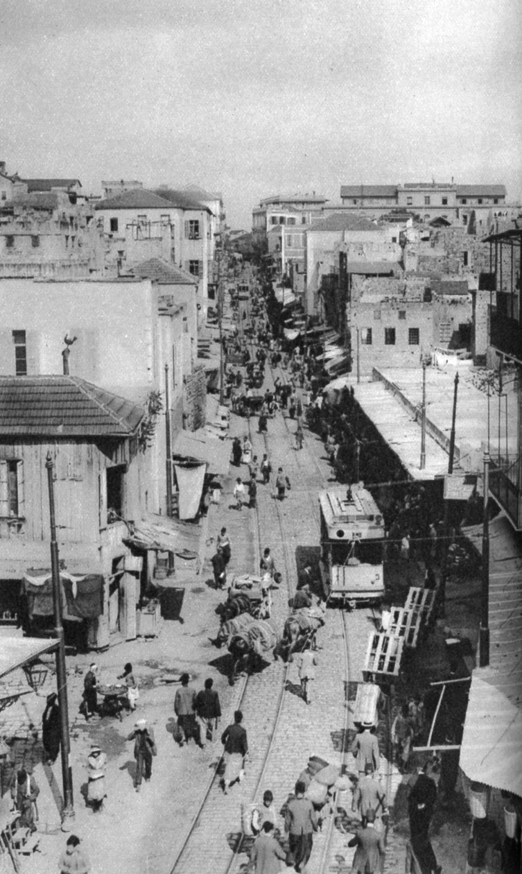 Cena de rua, Beirute, Líbano, c1924 de Ewing Galloway