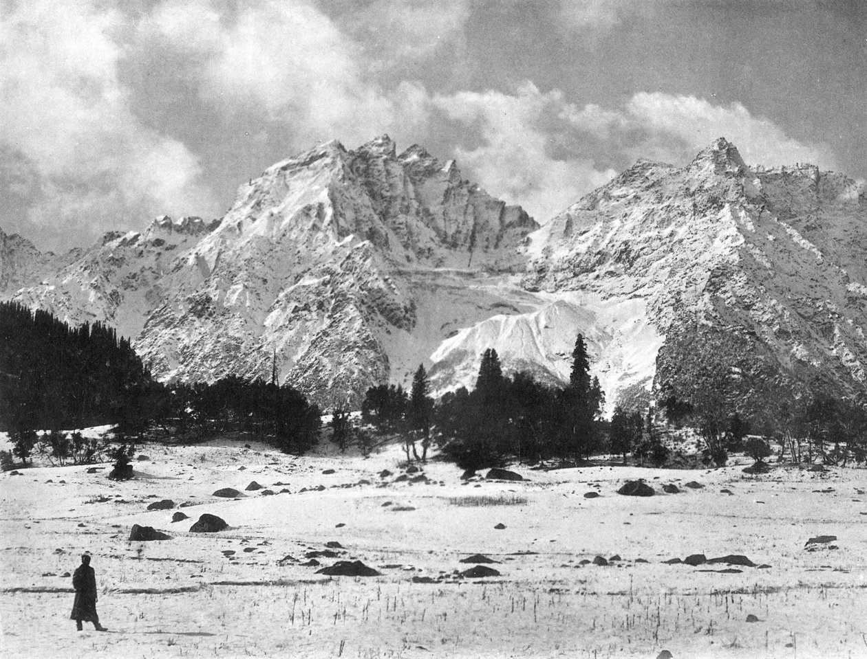 Montanhas de Sonamarg, Caxemira, Índia, início do século XX. de F. Bremner