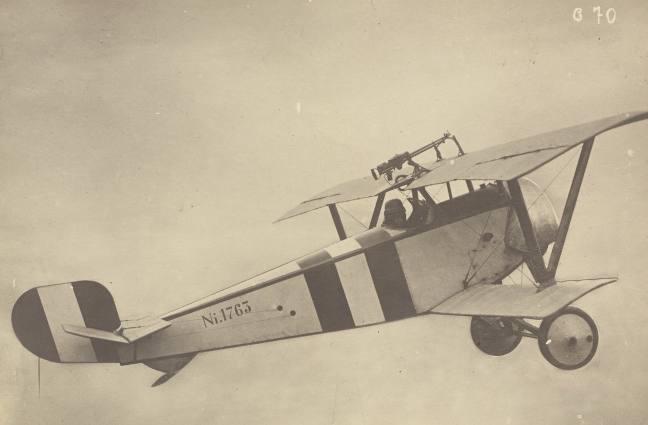 [Perfil de um Nieuport 17 (avião) em voo]. de Fedele Azari