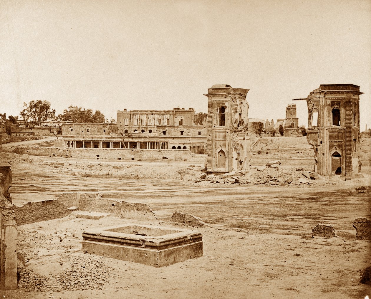 Visão Geral da Residência, Lucknow de Felice Beato