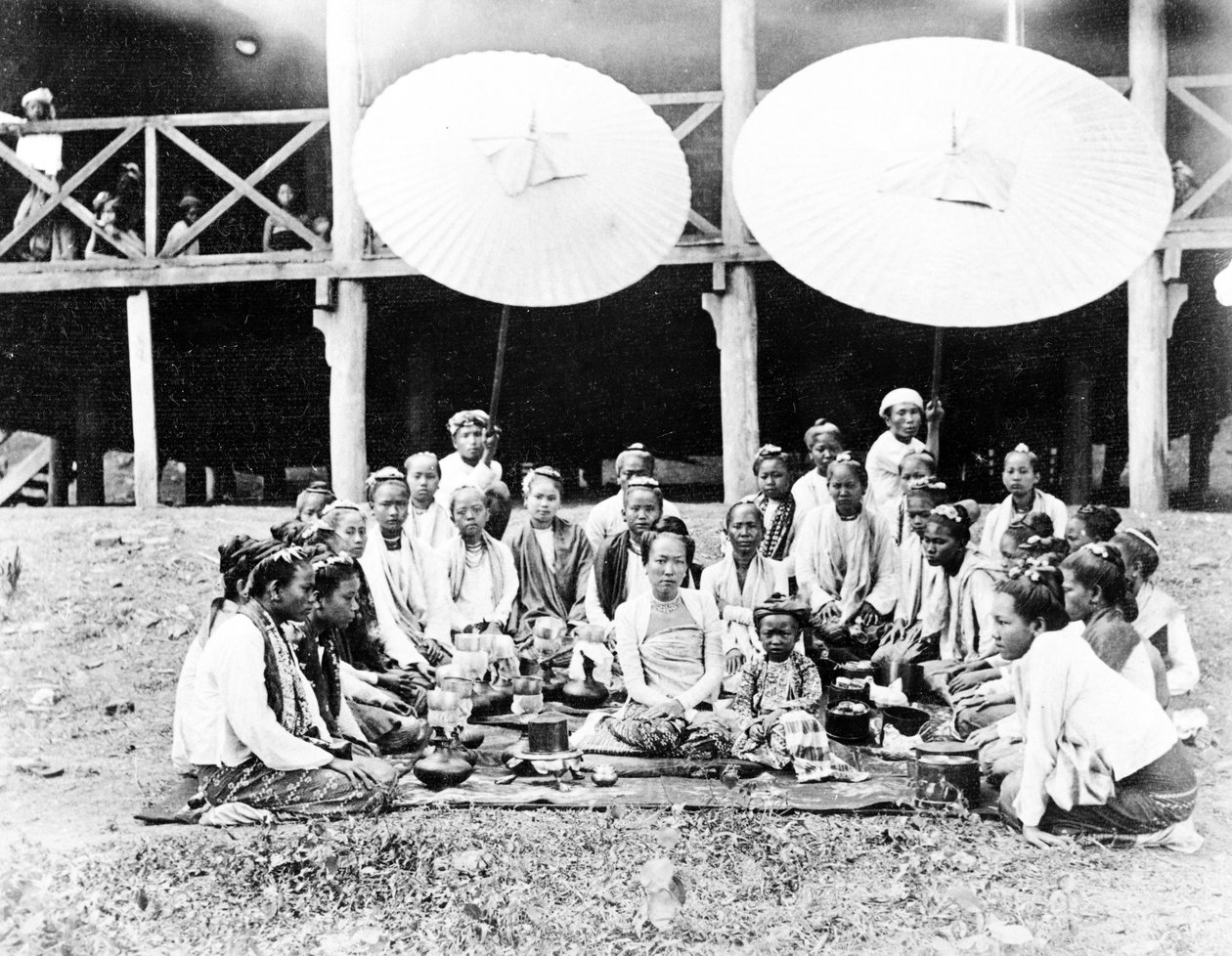 Esposa e Criança de Sawbwa, Wuntho, Birmânia, c.1890 de Felice Beato