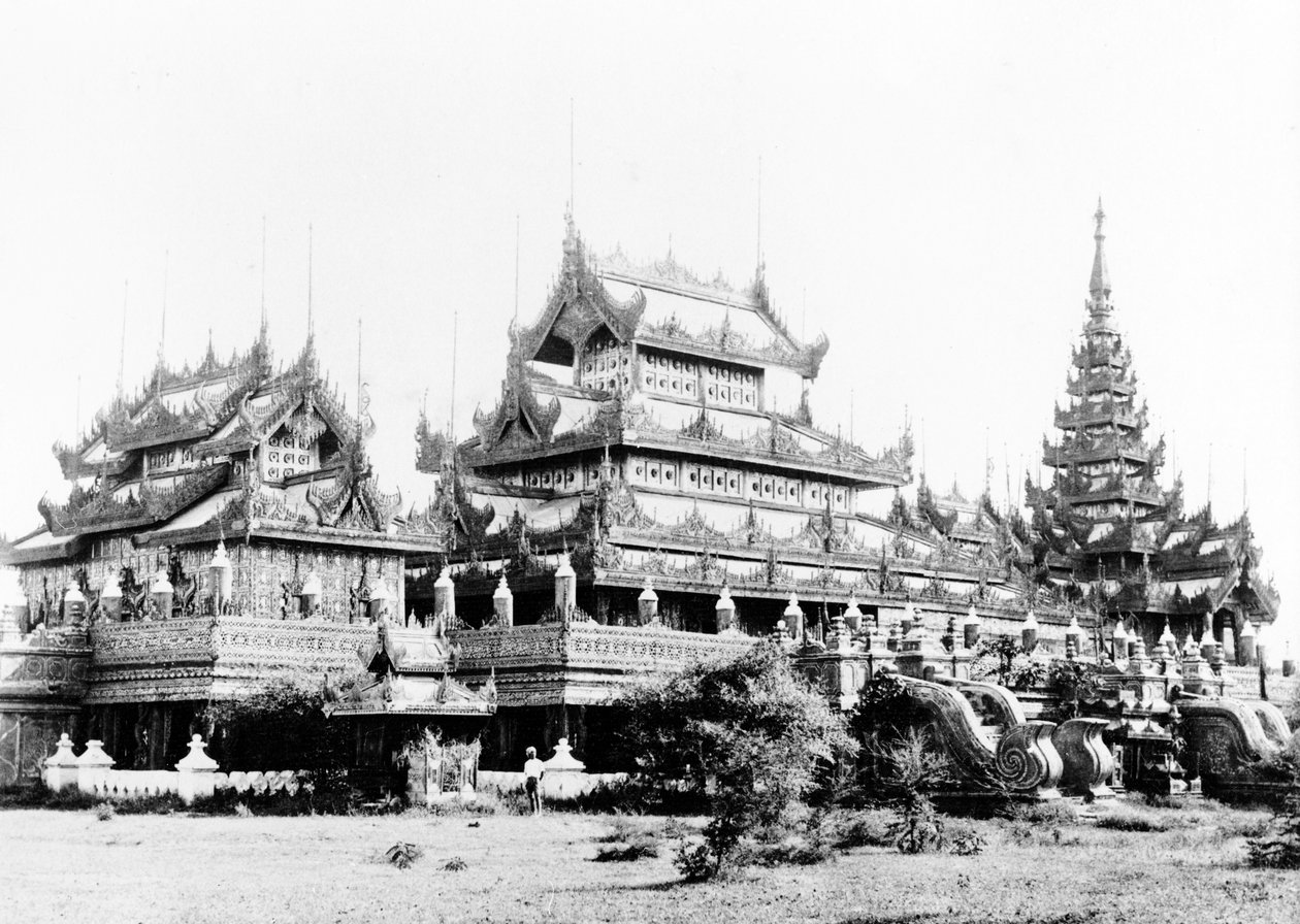 Kyaung de prata da rainha Soopyalat, Mandalay, c.1890 de Felice Beato