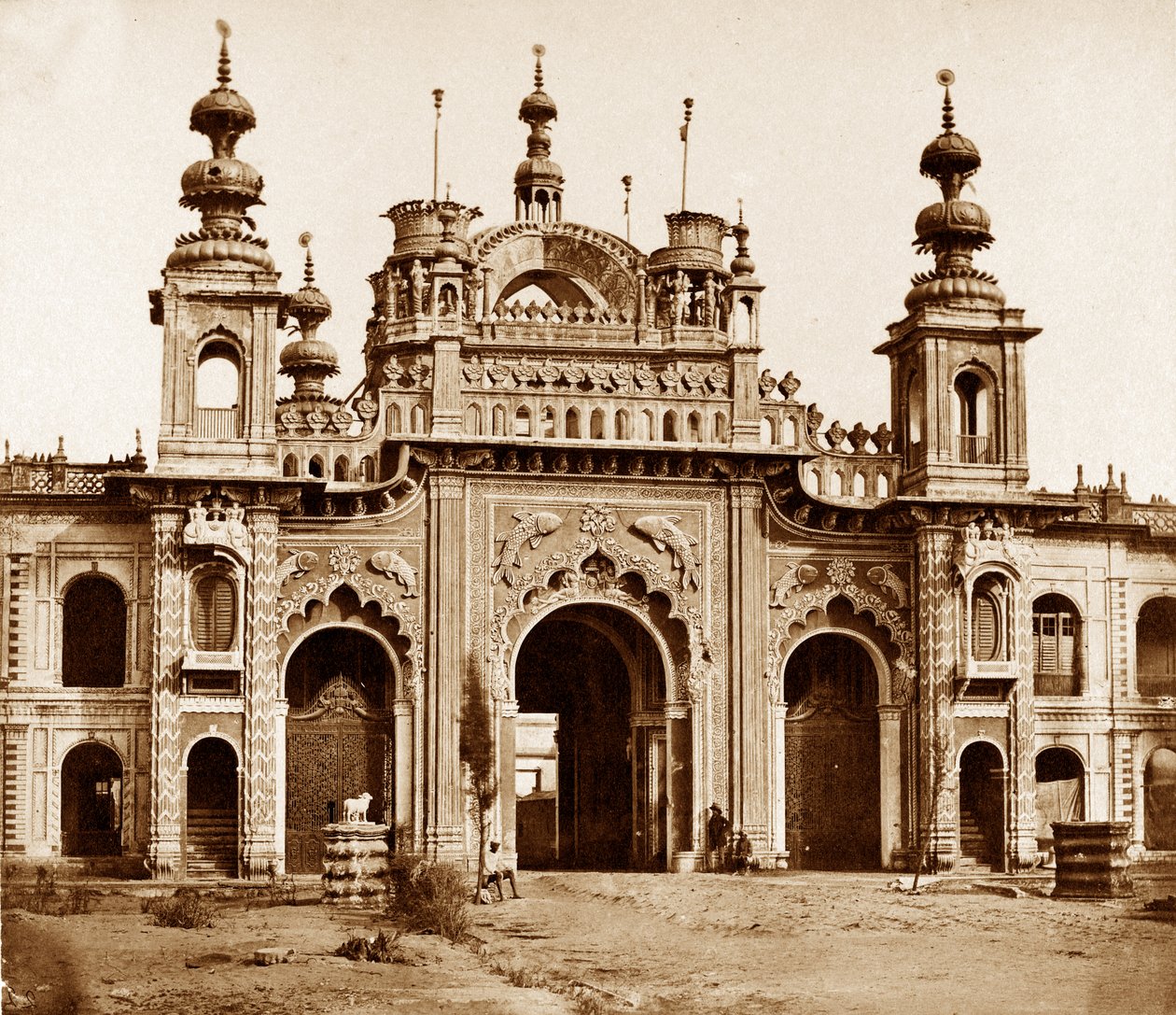 O Grande Portão do Kaiser Bagh, Lucknow, 1858 de Felice Beato