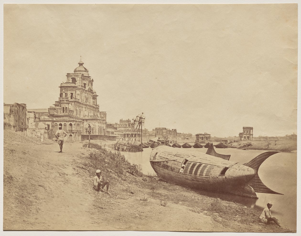 Chutter Manzil Palace, com o Barco do Rei em Forma de Peixe de Felice A. Beato