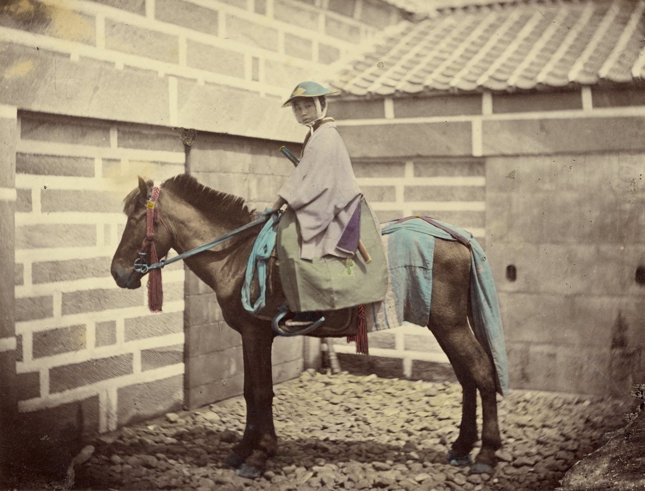 [Um oficial japonês a cavalo] de Felice Beato