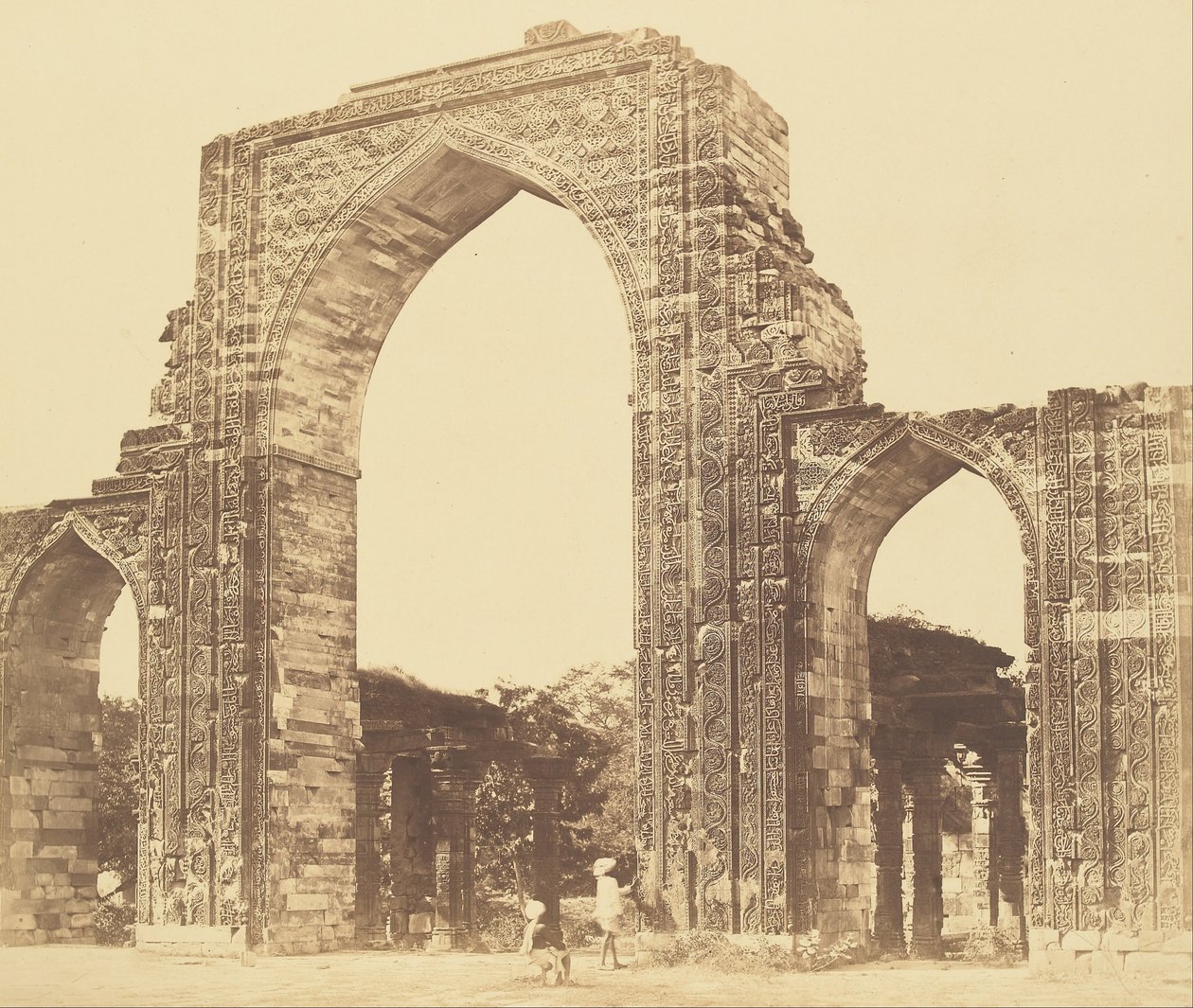 Arco em Kootub de Felice Beato
