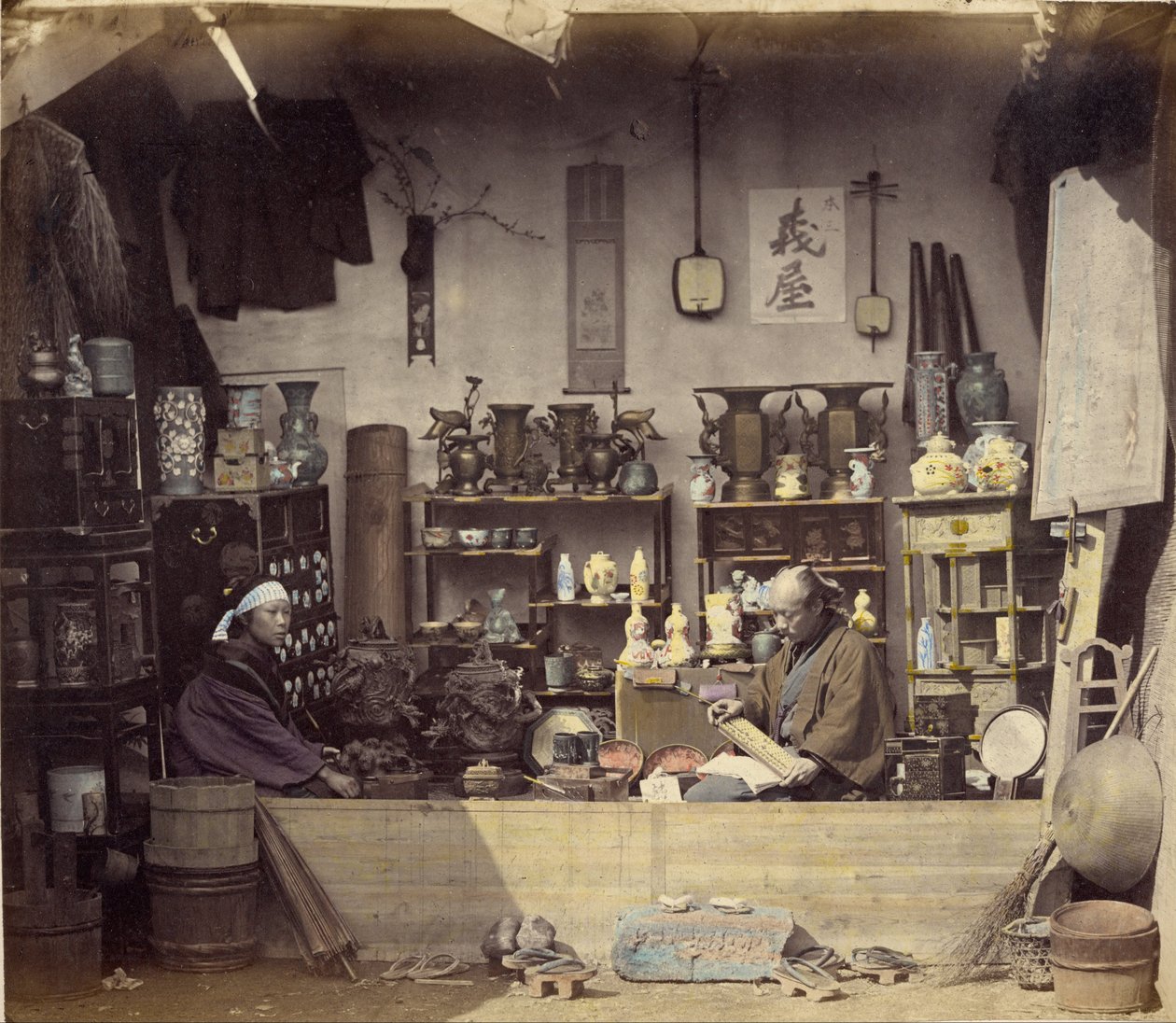 Curio Shop de Felice Beato