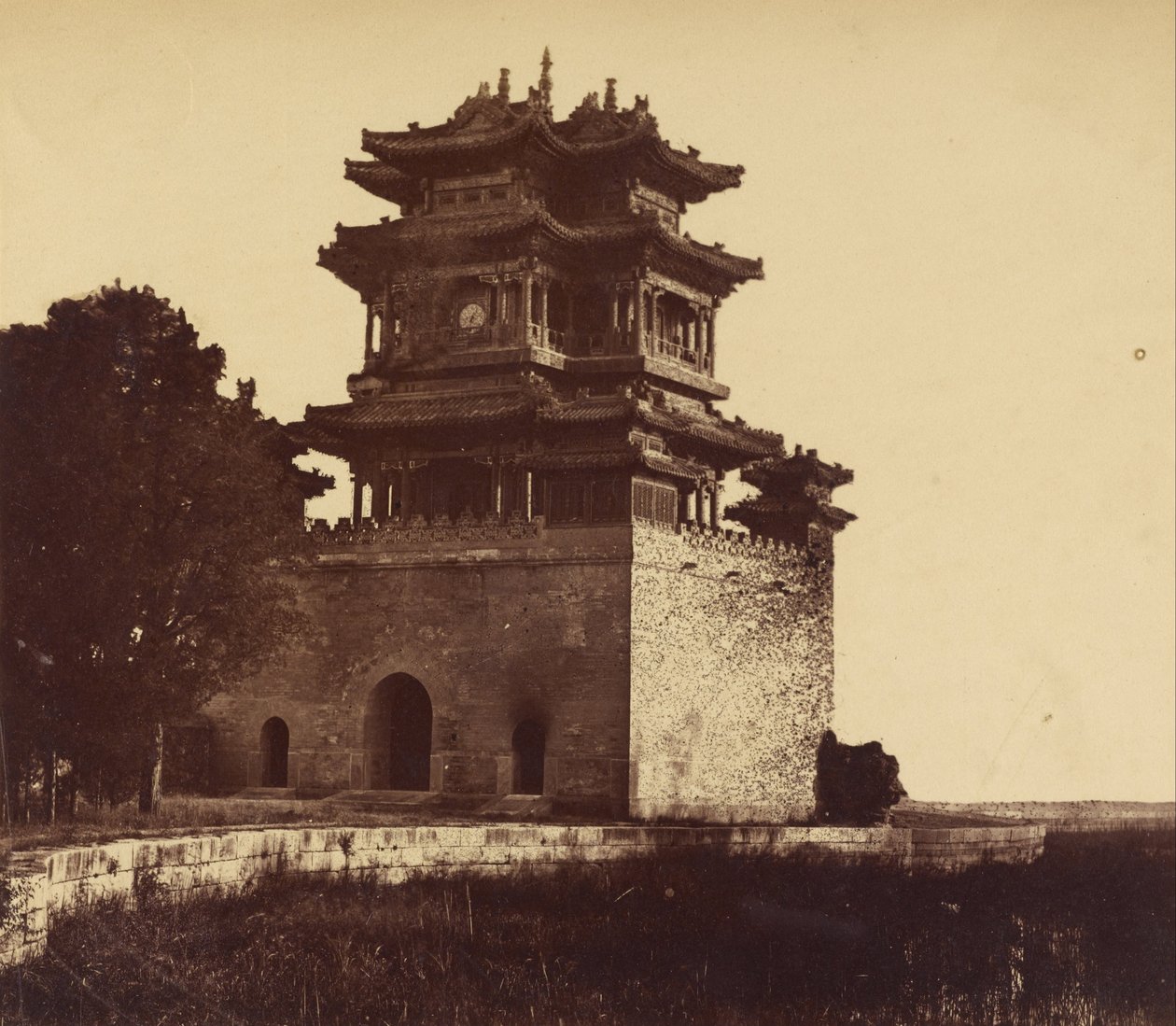 Palácio de verão imperial antes do de Burning Yuan Ming Yuan, 18 de outubro de 1860 de Felice Beato