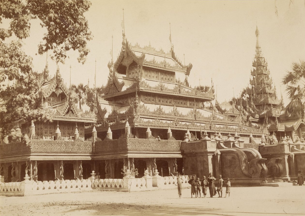 Golden School da Rainha Soopyalat em A. Road, Mandalay de Felice Beato