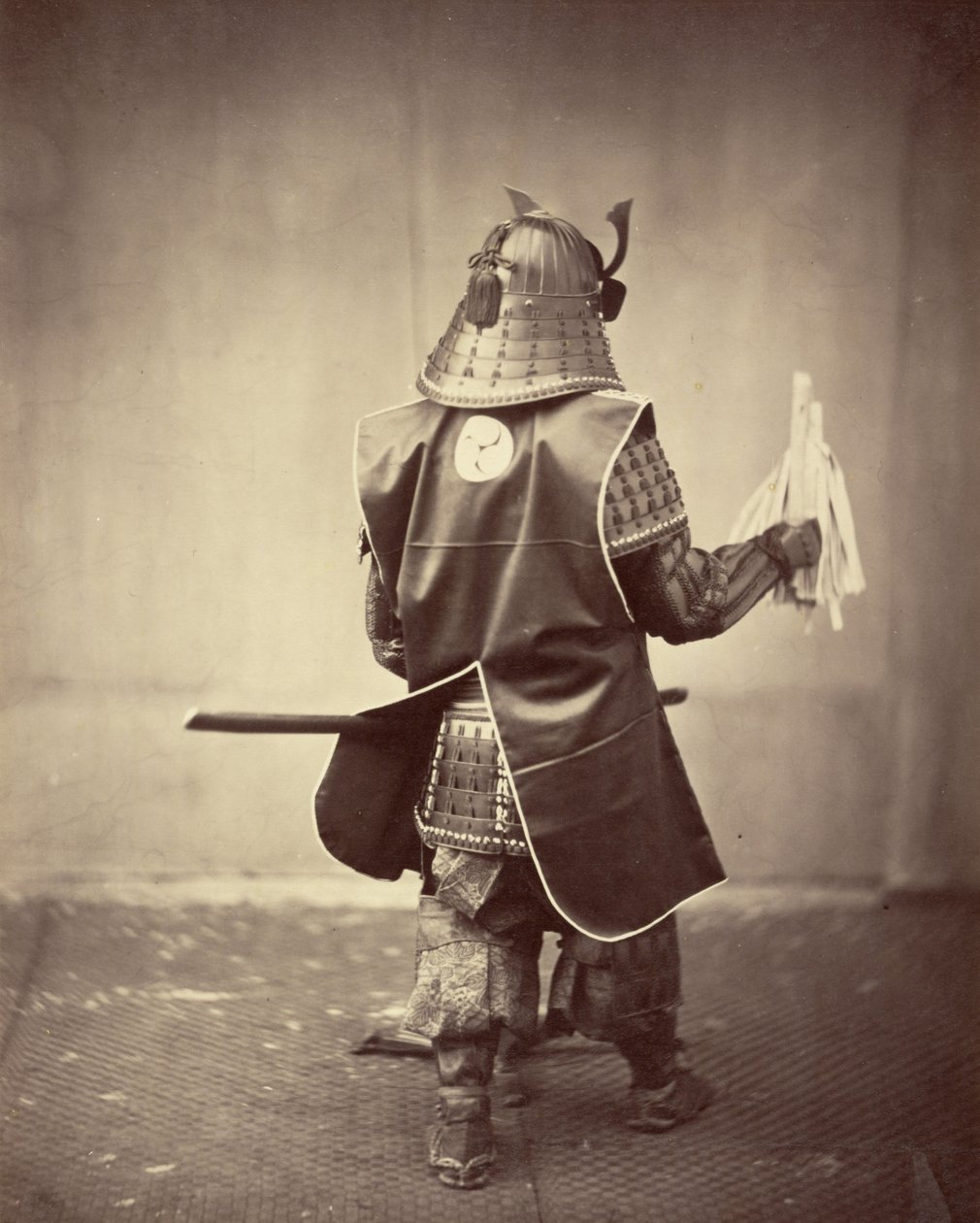 Fato de samurai - Vista de trás de Felice Beato
