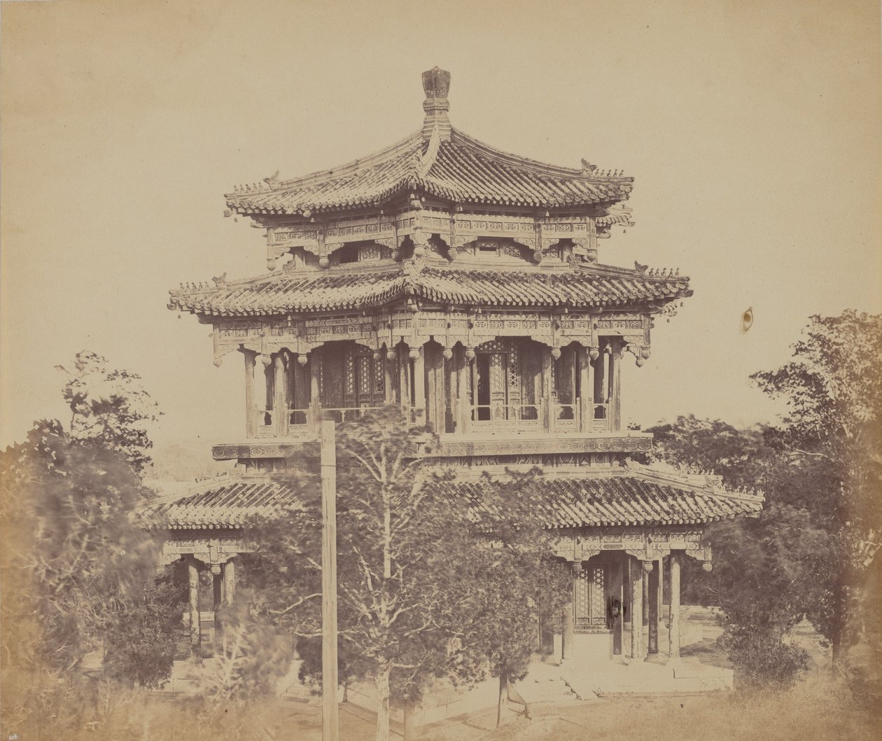 O Grande Palácio Imperial Yuen Min Yuen, Pequim, Antes da Queima, 18 de outubro de 1860 de Felice Beato