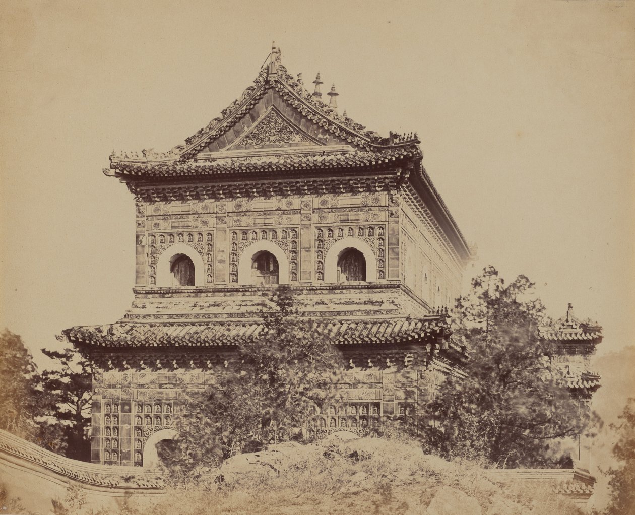 O Grande Palácio Imperial de Porcelana Yuen Min Yuen, Pequim, 18 de outubro de 1860 de Felice Beato