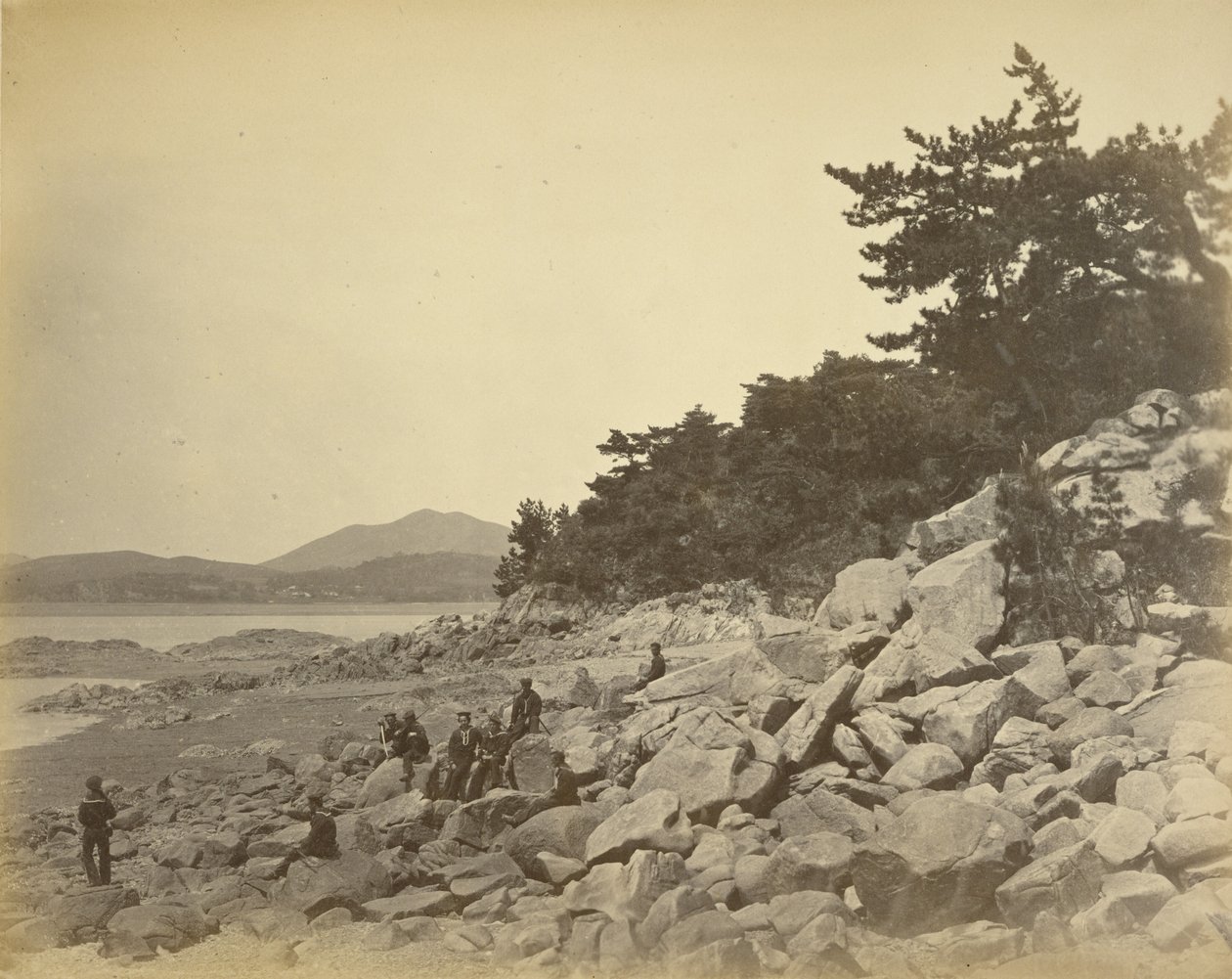 A ilha de Boisee. O ancoradouro da frota asiática dos EUA. de Felice Beato